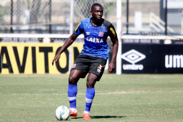 Jomar vem jogando bem como titular ao lado de Rafael Marques (Foto: Paulo Fernandes/Vasco.com.br)