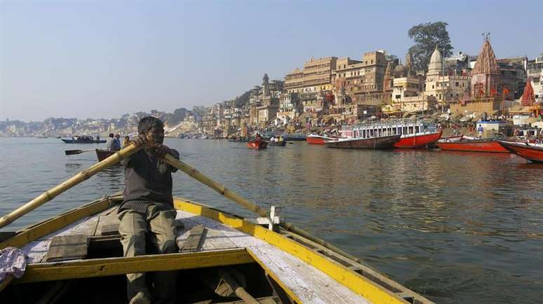 Para os crentes hindus, o Ganges é uma deidade que limpa os pecados.