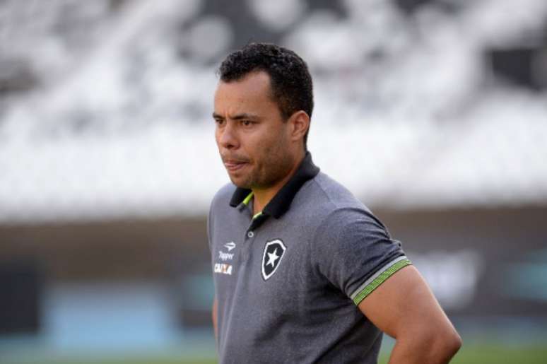 Jair sofreu sua segunda derrota em clássicos sob comando do Botafogo (Foto: Celso Pupo/Fotoarena/Lancepress!)
