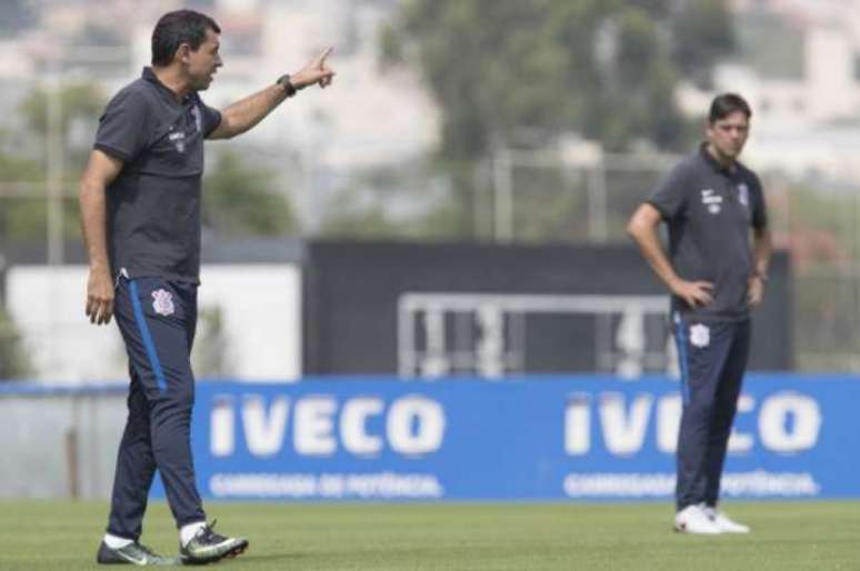 Técnico Fabio Carille definiu a equipe para o jogo contra o São Paulo (Foto: Daniel Augusto Jr)