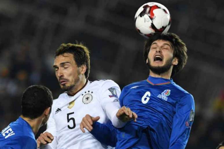 Hummels foi titular pela Alemanha contra o Azerbaijão (Foto: Kirill Kudryavtsev / AFP)