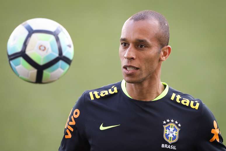 Para Cafu, Miranda reúne as características de um capitão para a Seleção Brasileira: "tem pulso firme e moral com o time"