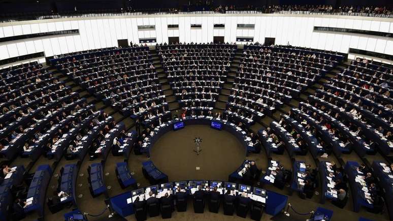 Parlamento Europeu prometeu bloquear acordo do Brexit para defender direitos de cidadãos da UE