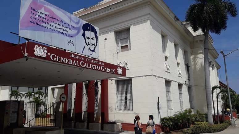Apesar de oferecer atendimento médico gratuito, Cuba passou a divulgar em detalhes os preços do serviços de saúde