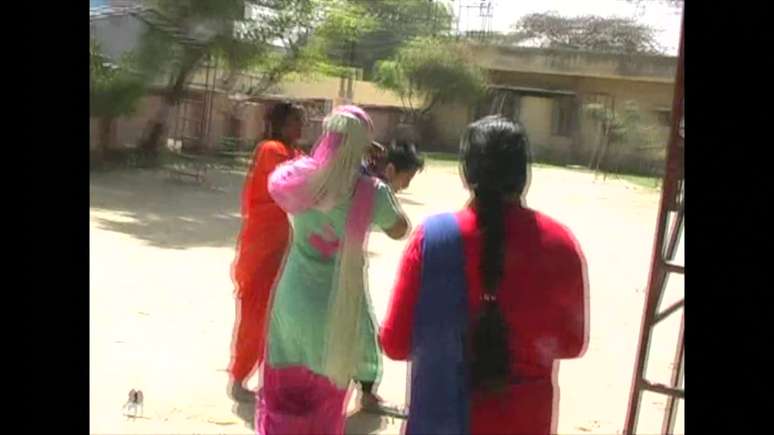 Relatos sugerem que os pr&oacute;prios acompanhantes das mulheres v&ecirc;m sendo confundidos com potenciais agressores.