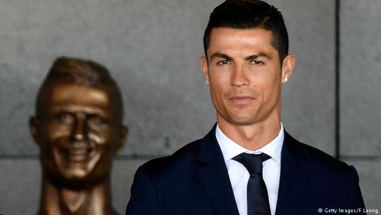 Busto deixa Cristiano Ronaldo com traços distorcidos