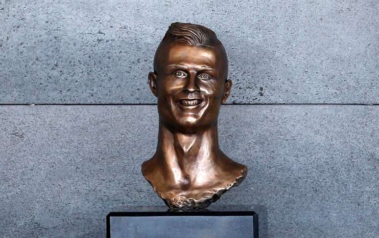 Imagem do busto com traços deformados de Cristiano Ronaldo