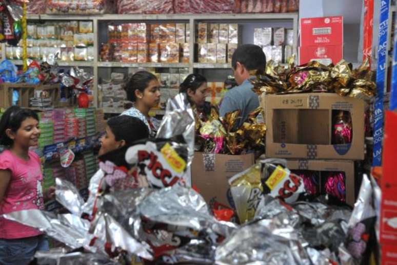 Com a chegada da páscoa, procura de ovos de chocolate aumenta em lojas e supermercados. Vendas devem crescer 1,3% 