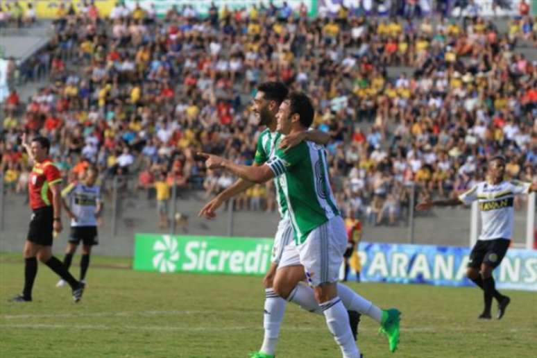 Coritiba ainda se deu ao luxo de perder um pênalti em Cascavel (Foto: Site oficial/ Coritiba)