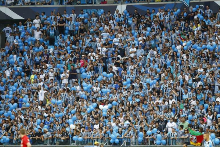 Torcida gremista lotou a Arena para assistir o Gre-Nal 409 (Foto: Lucas Uebel/Grêmio)