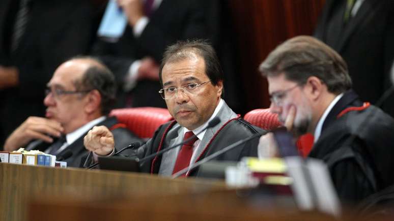 Nicolao Dino (ao centro) será o representante do Ministério Público no histórico julgamento que começará nesta terça