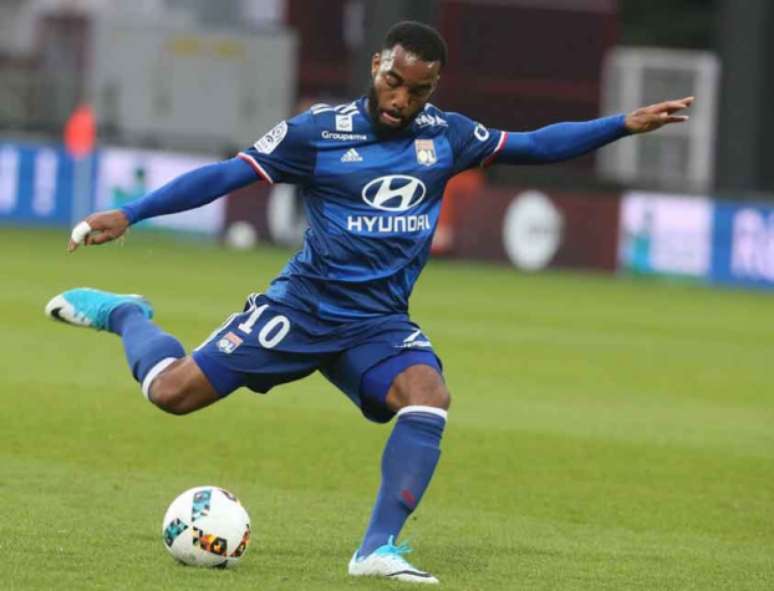 Lacazette marcou o primeiro gol do Lyon (Foto: Francois Nascimbeni / AFP)