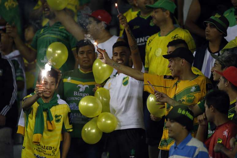 Torcida do Defensa y Justicia fez festa no primeiro jogo internacional de sua hist&oacute;ria