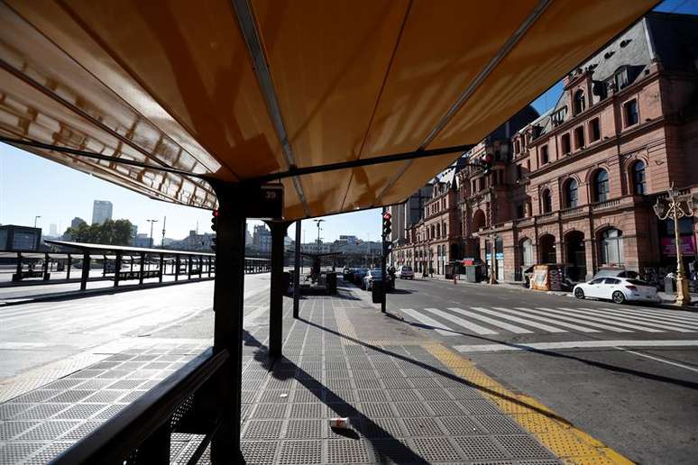 Estação vazia na capital do país, Buenos Aires