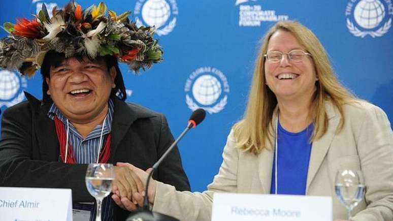 Almir Suru&iacute; em encontro em 2012 com Rebeca Moore, ent&atilde;o gerente do Google Earth, fechando parceria para monitoramento de reserva