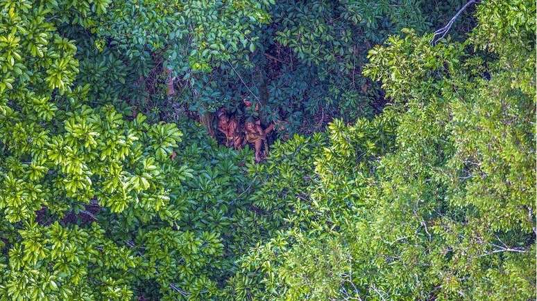 Tribo isolada foi identificada e fotografada no Acre