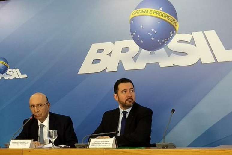 Brasília - Os ministros do Planejamento, Dyogo Oliveira, e o da Fazenda, Henrique Meirelles, durante coletiva de imprensa no Pálacio do Planalto 