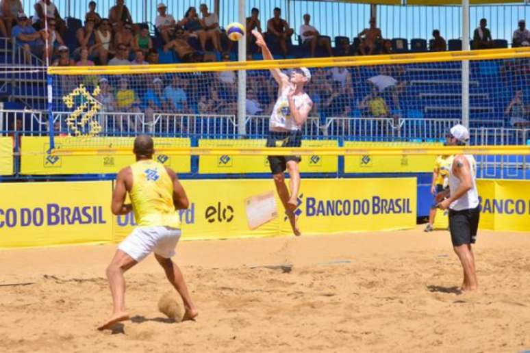 As quartas de final da etapa ocorrem neste sábado (Guilherme Ferrari/MPIX/CBV)