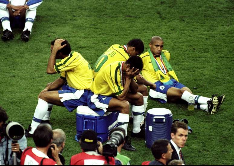 Zico era coordenador técnico da Seleção Brasileira na campanha da Copa do Mundo de 1998, na qual o Brasil acabou derrotado pela França na decisão do título