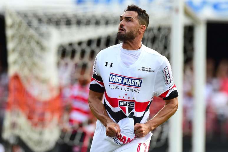 Além dos nove gols que o colocam no topo da artilharia do Paulistão, Gilberto também é o 'rei' de assistências no São Paulo nesta temporada, com 5 passes para gols de companheiros