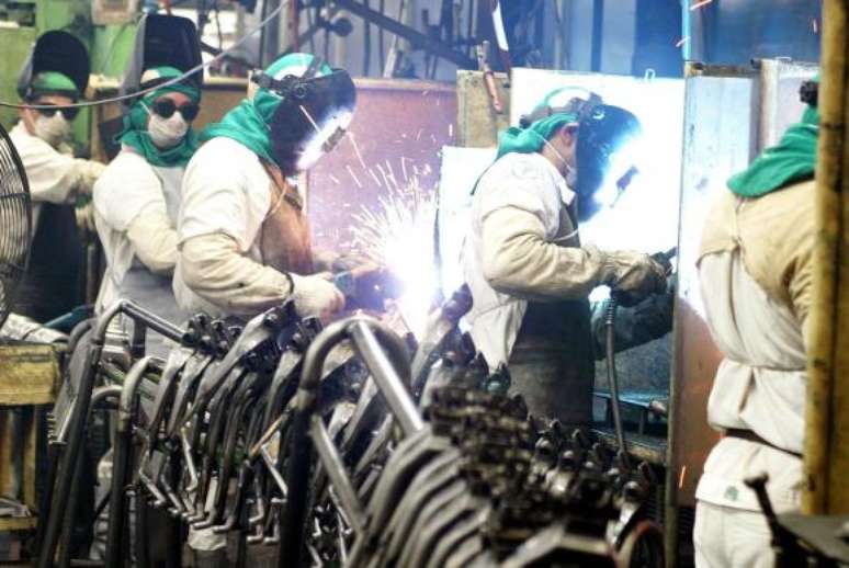 Entre janeiro e fevereiro, produção industrial brasileira cresceu 0,1%          