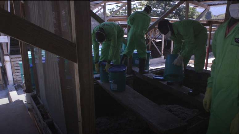 Iniciativa encabeçada por mulheres está salvando vidas e, ao mesmo tempo, fertilizando solo a partir de esgoto.