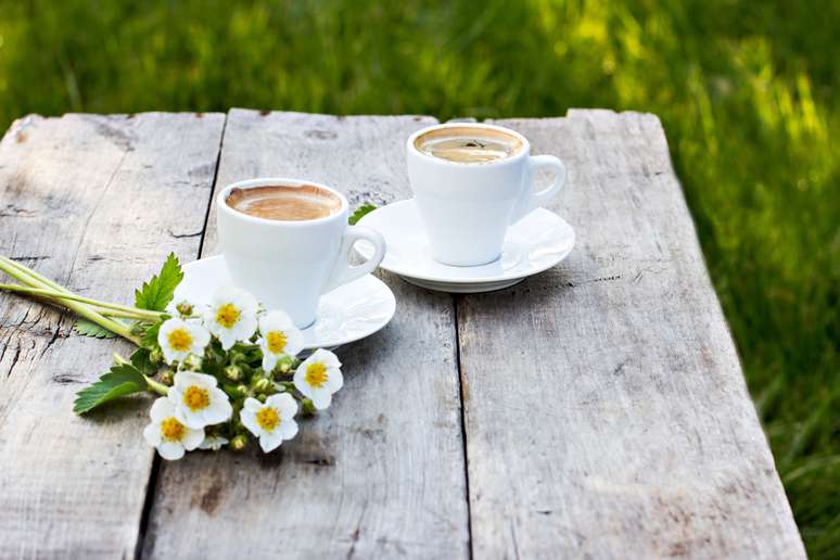 O Brasil produz as duas espécies de café.