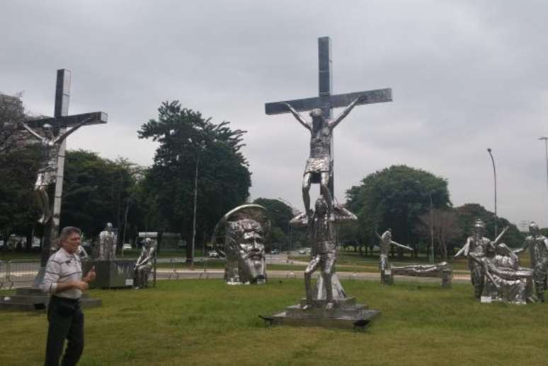 Pela criatividade, a Via Crucis chama a atenção de quem passa pelo Ibirapuera