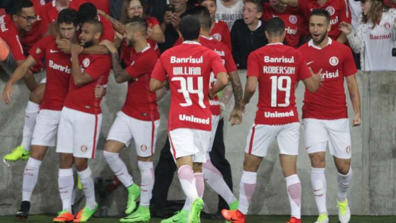 Rodrigo Dourado comemora o gol da vitória sobre o Caxias (Foto:Itamar Aguiar/Agência Freelancer)