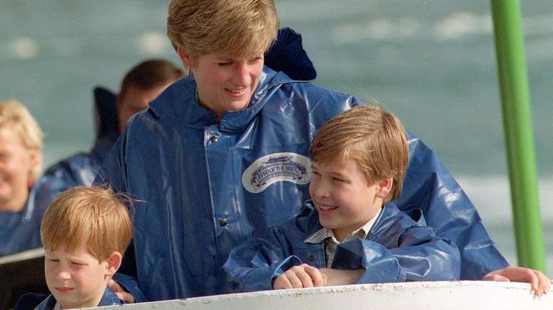 Príncipe Harry tinha 12 anos quando sua mãe, a princesa Diana, morreu