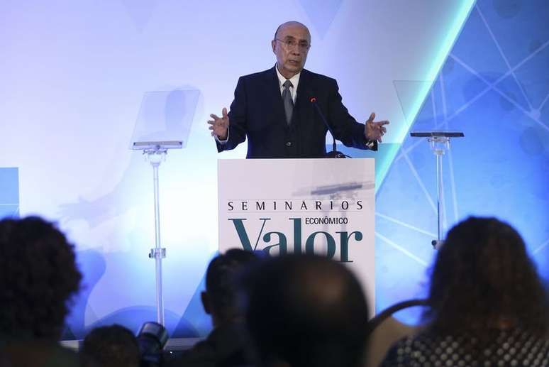 O ministro da Fazenda, Henrique Meirelles, participa do seminário Os Caminhos para a Reforma da Previdência, evento promovido pelo jornal Valor Econômico.