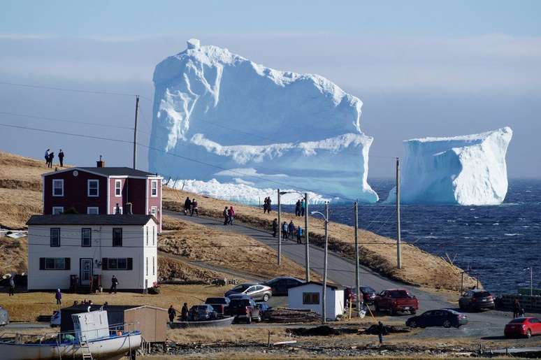 Cidade do Canadá fica na rota de icebergs 