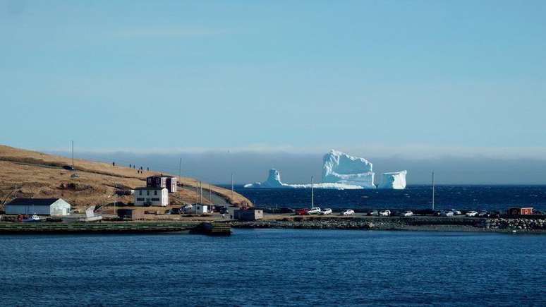 Icebergs podem encalhar ao se aproximarem da costa 