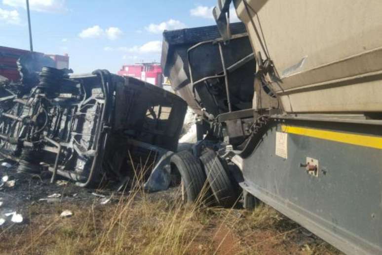 Acidente com ônibus escolar na África do Sul deixa pelo menos 20 mortos