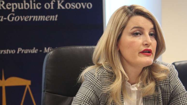 'Nenhuma ajuda financeira vai compensar esse sofrimento, mas é preciso', disse ministra da Justiça do Kosovo