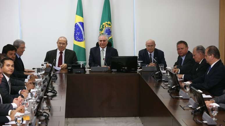 Governo argumenta que "modernização" das lei vai melhorar condições de contratação