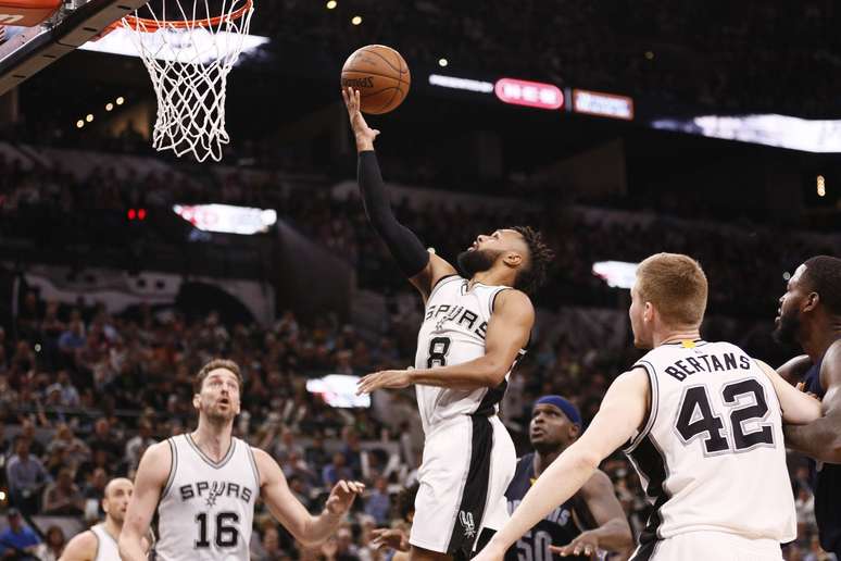 Spurs superam Memphis Grizzlies e ficam a uma vitória das semifinais do Oeste