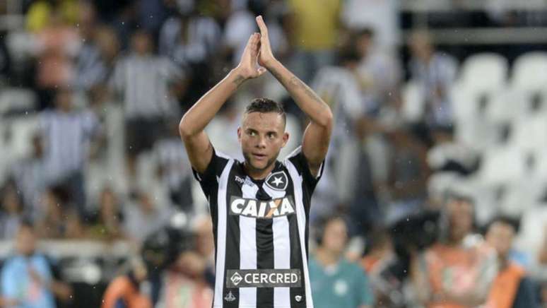Guilherme fez os dois gols do Botafogo contra o Sport na vitória por 2 a 1 (Foto: Celso Pupo / Fotoarena)