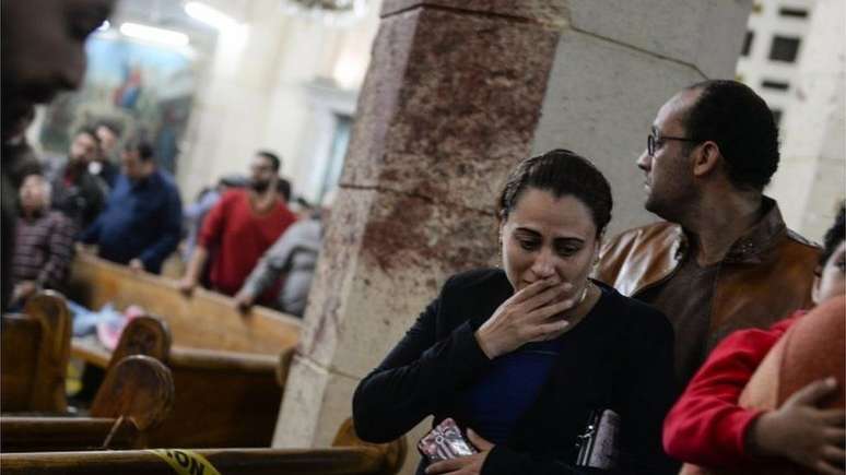 EI reivindicou autoria de atentados coordenados contra duas igrejas cristãs no Egito