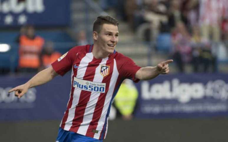 Gameiro marcou duas vezes neste sábado (Foto: Curto de la Torre / AFP)