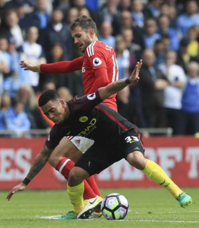 Gabriel Jesus fez o gol de empate contra o Boro (Foto: LINDSEY PARNABY / AFP)