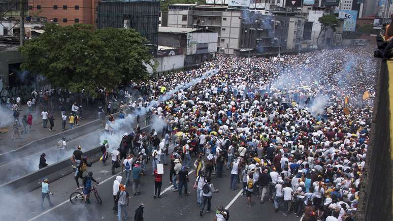 Protestos já duram quase um mês