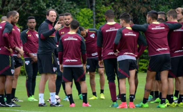 Rogério Ceni comandou treino nesta terça-feira (Foto: Érico Leonan / saopaulofc.net)