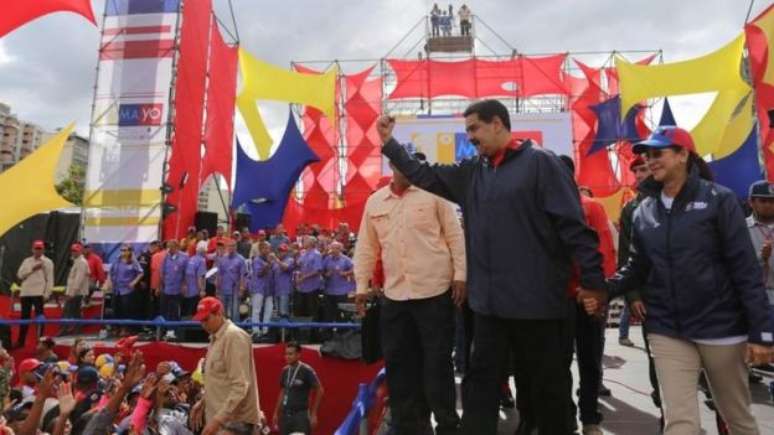 'Não deixaram mais alternativas', disse Maduro ao anunciar a convocação de Constituinte na Venezuela. 