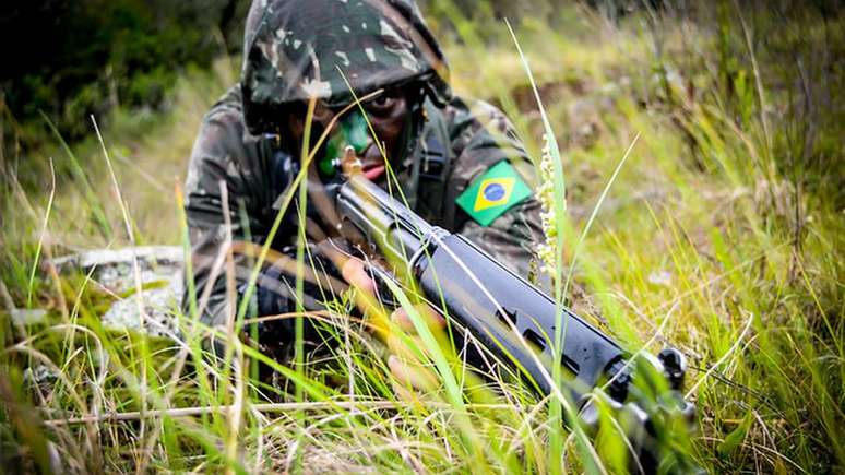 Será a primeira vez que Brasil vai montar uma base logística internacional, diz Exército