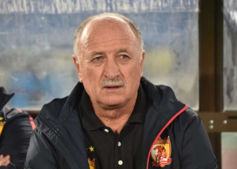 Scolari treina oGuangzhou Evergrande(Foto: Kazuhiro Nogi / AFP