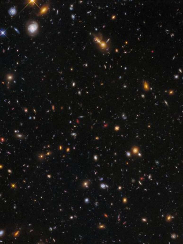 Imagens do Abell mostram galáxias que datam da "infância" do Universo