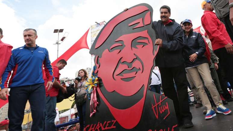 Maduro afirmou que quer 'reformar' a Constituição, elaborada por seu antecessor Hugo Chávez