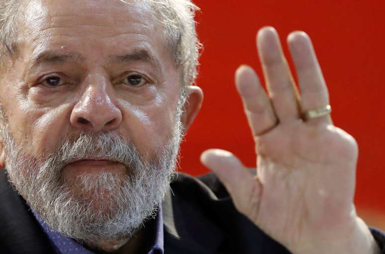 Defesa do ex-presidente vai ao STJ para tentar adiar o depoimento de Lula ao juiz federal Sérgio Moro