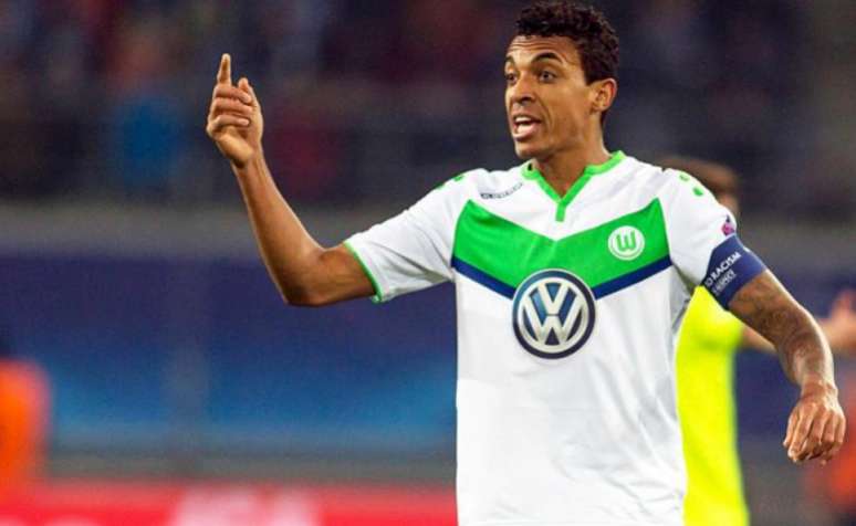 Luiz Gustavo joga no Wolfsburg (Foto: Divulgação)
